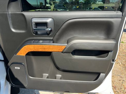 Used 2018 Chevrolet Silverado 1500 High Country AWD/4WD image 27
