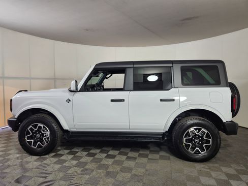 New 2026 Ford Bronco Outer Banks image 4