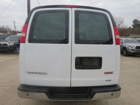 Used 2018 GMC Savana 2500 w/ Driver Convenience Package image 6