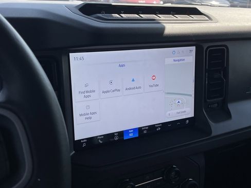 Used 2025 Ford Bronco Badlands image 14