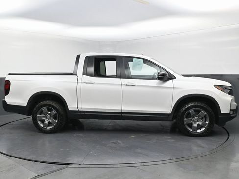 Used 2025 Honda Ridgeline TrailSport image 6