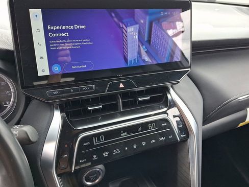 Used 2023 Toyota Venza XLE AWD/4WD image 15