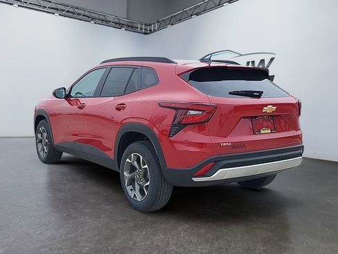 New 2026 Chevrolet Trax LT w/ Driver Confidence Package image 5