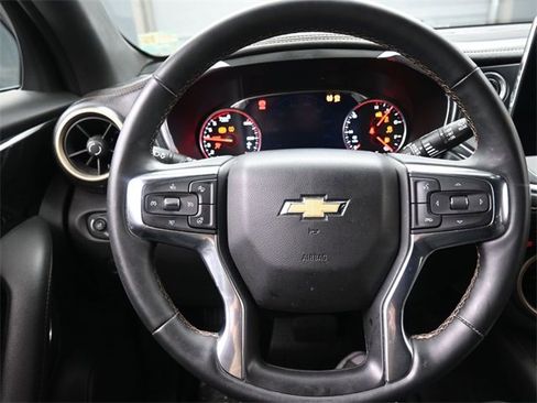 Used 2023 Chevrolet Blazer Premier image 4