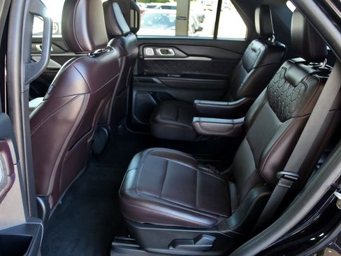 Used 2025 Ford Explorer Platinum w/ LUX Leather Package AWD/4WD image 35