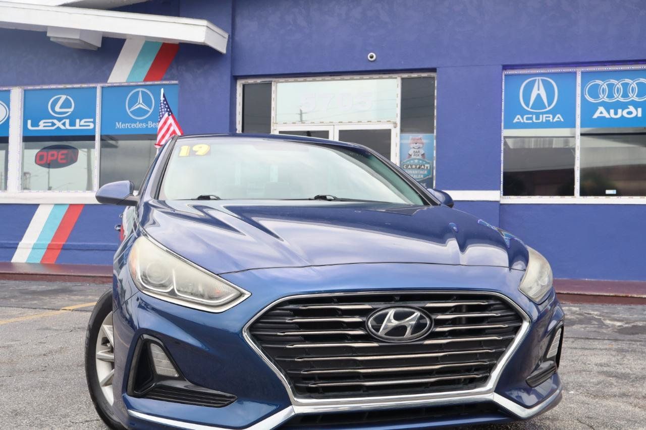Used 2019 Hyundai Sonata SE FWD image 2