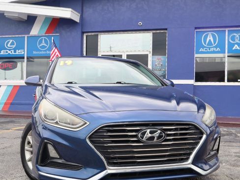 Used 2019 Hyundai Sonata SE FWD image 2