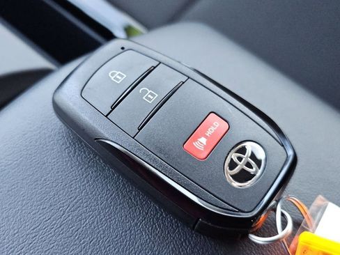 New 2026 Toyota Prius Plug-In Hybrid FWD image 32