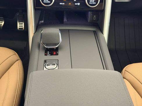 New 2026 Land Rover Discovery Dynamic SE AWD/4WD image 26