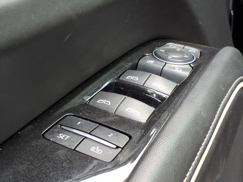 Used 2021 Cadillac Escalade Premium Luxury Platinum image 15