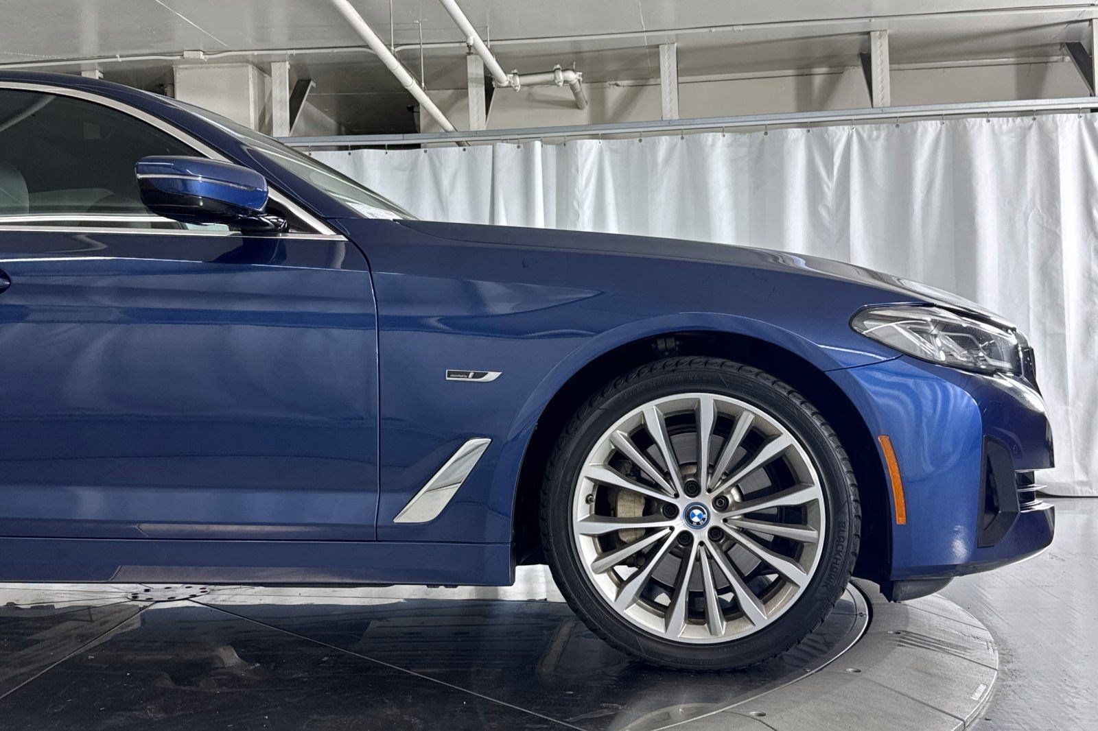 Used 2023 BMW 530e w/ Convenience Package RWD image 34