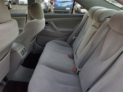 Used 2011 Toyota Camry Hybrid image 22