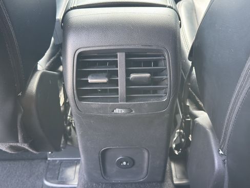 Used 2025 Ford Escape Platinum AWD/4WD image 31