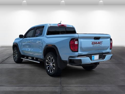 Used 2025 GMC Canyon Denali AWD/4WD image 3