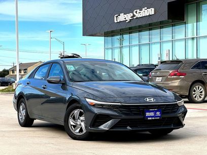 Used 2024 Hyundai Elantra SE