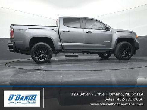 Used 2022 GMC Canyon Elevation w/ Elevation Premium Package AWD/4WD image 13