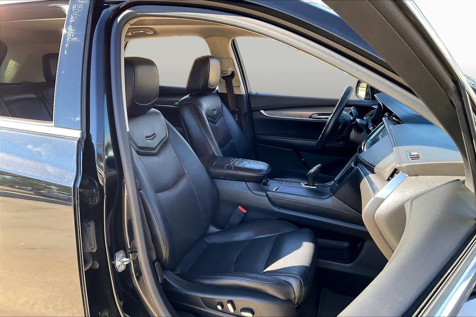 Used 2019 Cadillac XT5 Premium Luxury AWD/4WD image 9