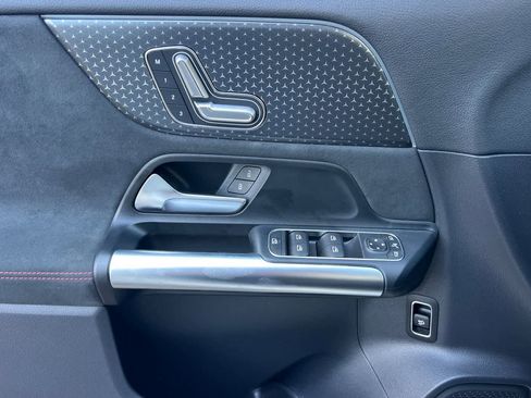 Used 2025 Mercedes-Benz GLA 250 4MATIC image 15