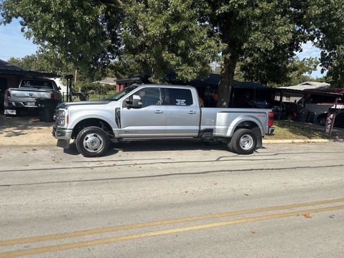 Used 2023 Ford F350 Lariat w/ Lariat Ultimate Package AWD/4WD image 1