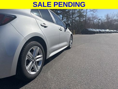 Used 2021 Toyota Corolla SE w/ SE Preferred Package FWD image 6