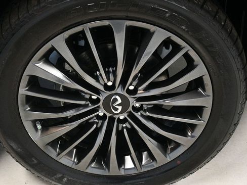 Used 2024 INFINITI QX80 Sensory w/ Cargo Package image 22