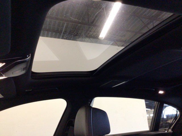 Used 2018 BMW 750i RWD image 21