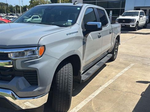 Used 2024 Chevrolet Silverado 1500 LT w/ Leather Package AWD/4WD image 3