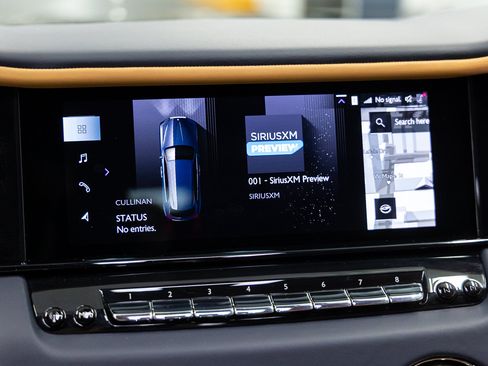 Certified 2025 Rolls-Royce Cullinan AWD/4WD image 43