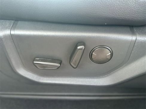 Certified 2022 Ford F250 Lariat w/ Black Appearance Package image 13