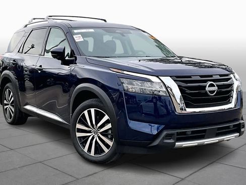 Used 2024 Nissan Pathfinder Platinum w/ Cargo Package image 2