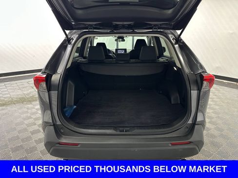 Used 2022 Toyota RAV4 LE AWD/4WD image 18