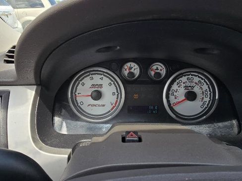 Used 2010 Ford Focus SEL FWD image 17