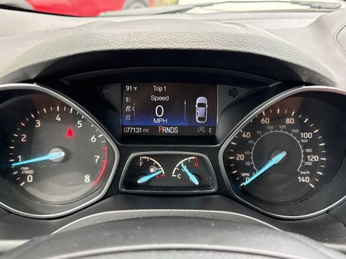 Used 2017 Ford Escape SE w/ Equipment Group 201A FWD image 18