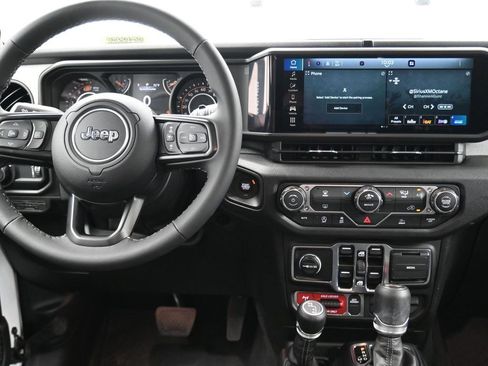 New 2025 Jeep Wrangler Willys AWD/4WD image 30