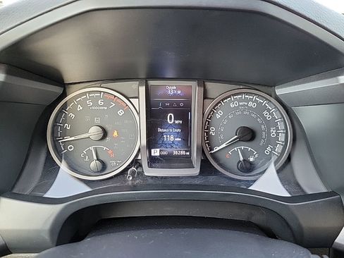 Used 2023 Toyota Tacoma TRD Off-Road w/ Technology Package AWD/4WD image 26