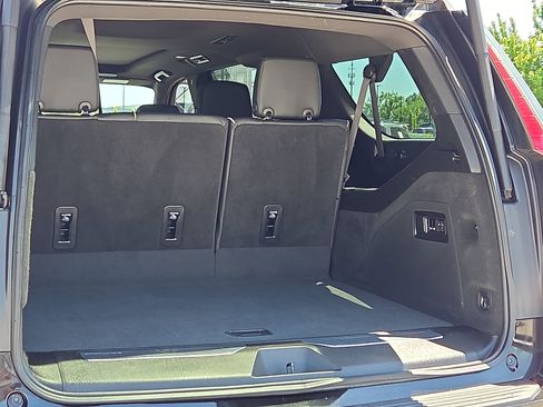 Used 2023 Cadillac Escalade ESV Premium Luxury AWD/4WD image 9