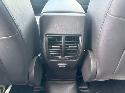 Used 2019 Ford Escape SEL AWD/4WD image 12