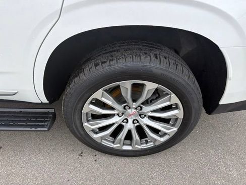 Used 2021 GMC Yukon Denali w/ Denali Premium Package AWD/4WD image 13
