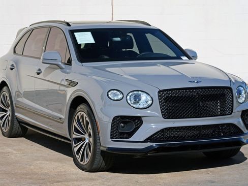 Used 2022 Bentley Bentayga AWD/4WD image 60