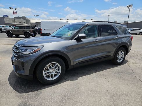 New 2026 Ford Explorer Active w/ Active Comfort Package RWD image 5