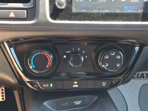 Used 2022 Honda HR-V Sport image 15