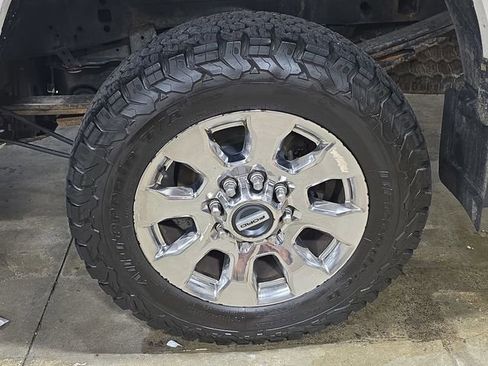 Used 2018 Ford F250 Lariat w/ Lariat Ultimate Package AWD/4WD image 36