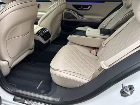 Certified 2025 Mercedes-Benz S 580 4MATIC Sedan w/ AMG Line Package image 39