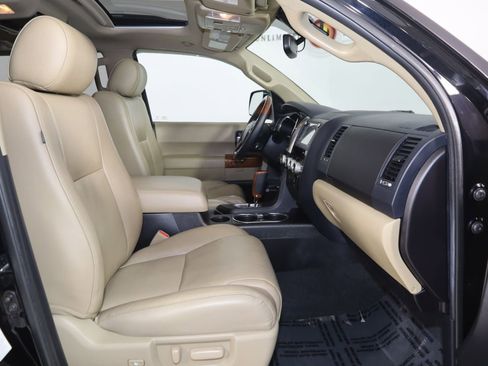 Used 2020 Toyota Sequoia Platinum AWD/4WD image 13