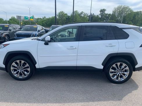 Used 2019 Toyota RAV4 XLE Premium w/ Cold Weather Package AWD/4WD image 2