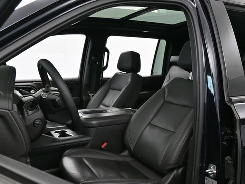 Used 2022 Chevrolet Suburban Z71 w/ Luxury Package AWD/4WD image 10