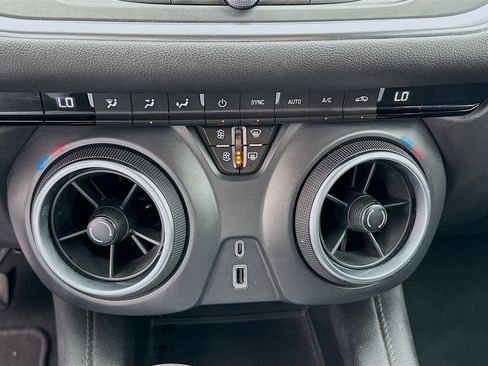 Used 2021 Chevrolet Blazer LT image 12