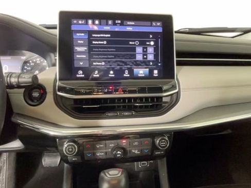 Used 2022 Jeep Compass Limited w/ Mopar Graphics Package AWD/4WD image 29