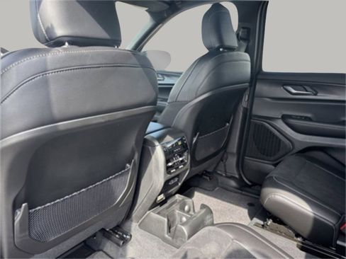 New 2025 Jeep Grand Cherokee L Altitude image 17