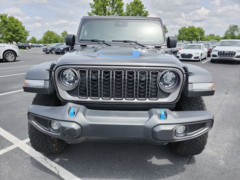 Used 2024 Jeep Wrangler Unlimited Rubicon 4xe w/ Convenience Group AWD/4WD image 13